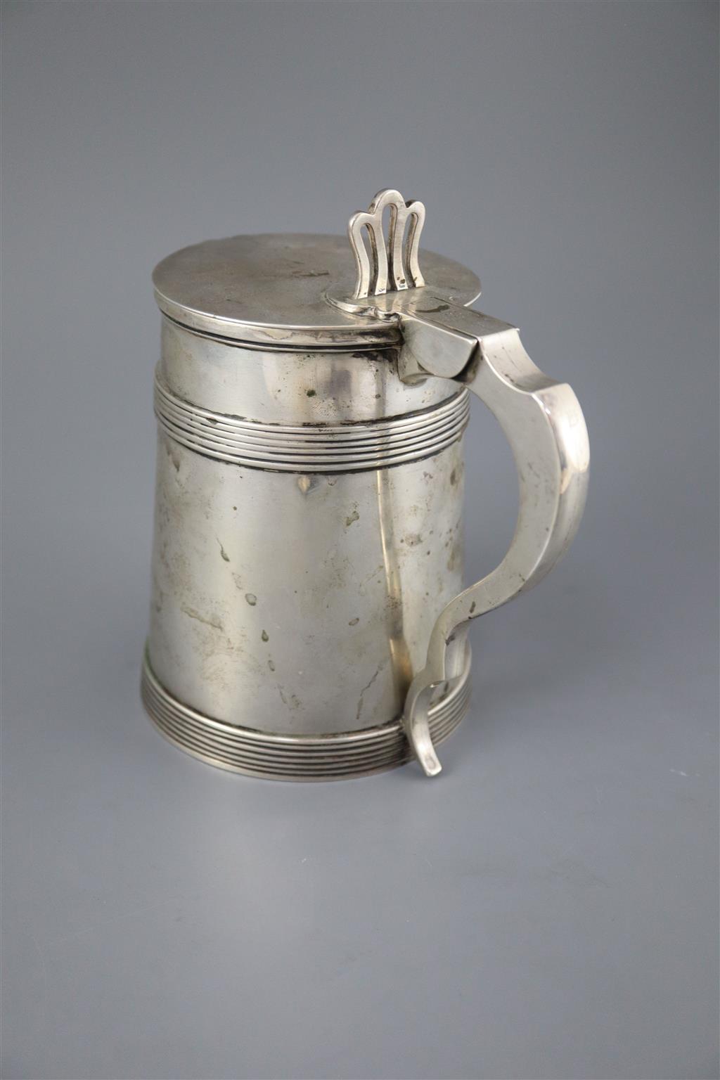 An early 19th century Anglo-Indian silver tankard, (inscription inside)